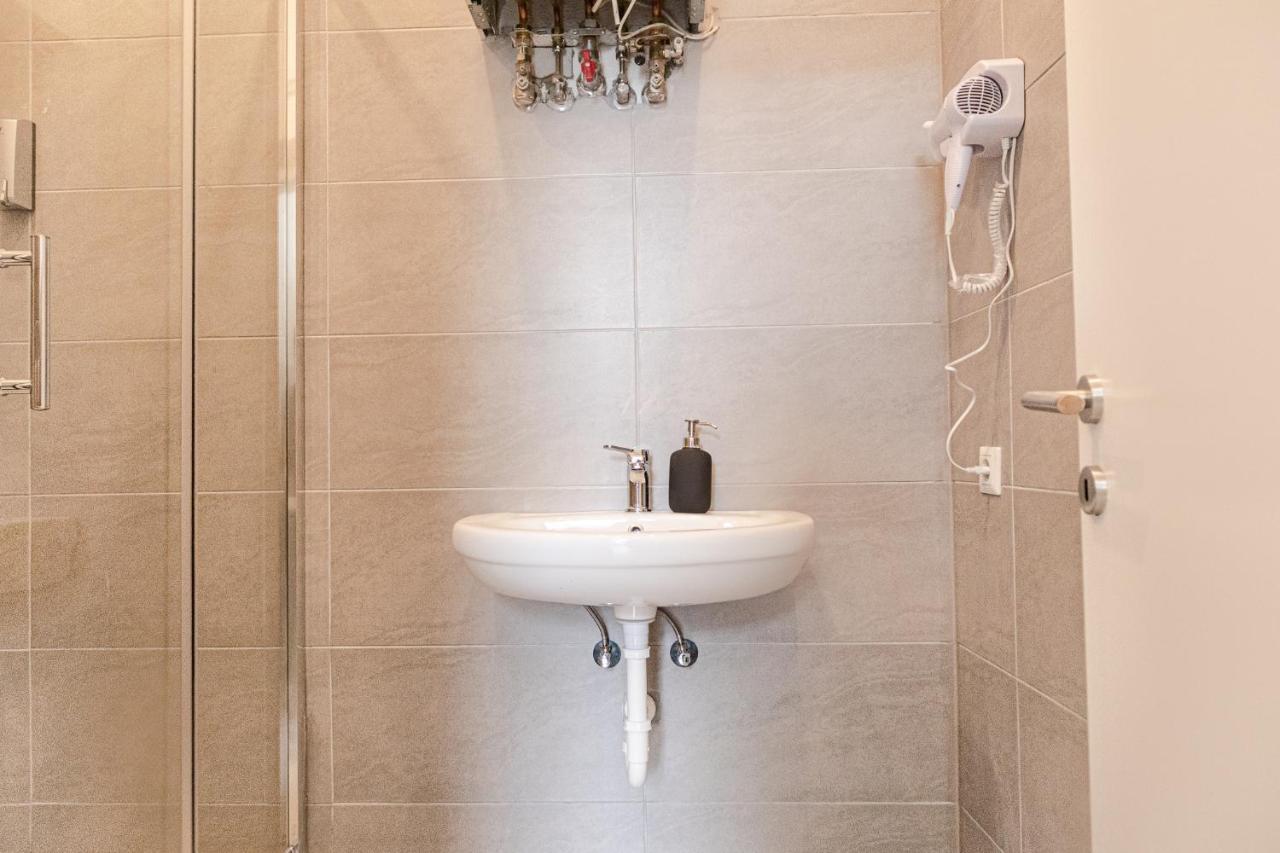 Pleasing 2Br Apt. Akh-Perfect For Groups Відень Екстер'єр фото